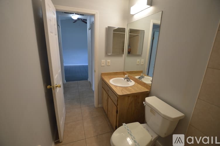 Spring Hill Apartment: 7947 Pinehurst Dr