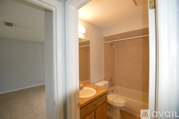 Spring Hill Apartment: 7947 Pinehurst Dr
