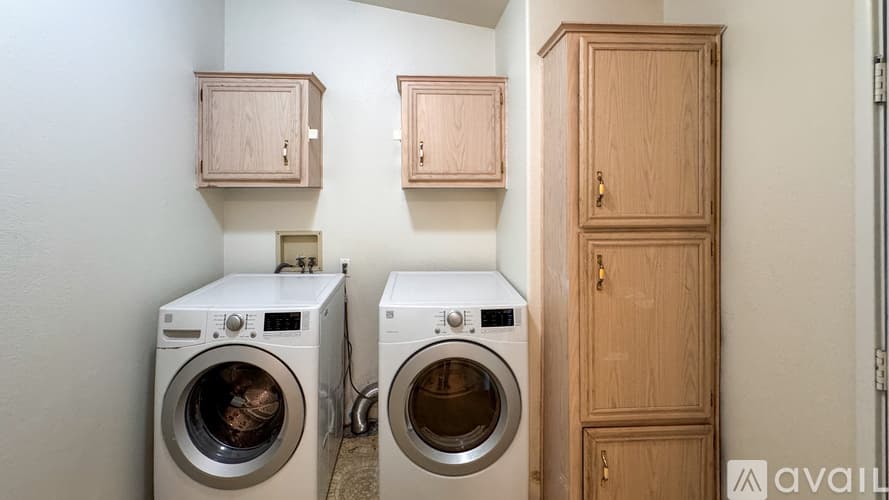 Topanga Apartment: 327 S Topanga Canyon Blvd