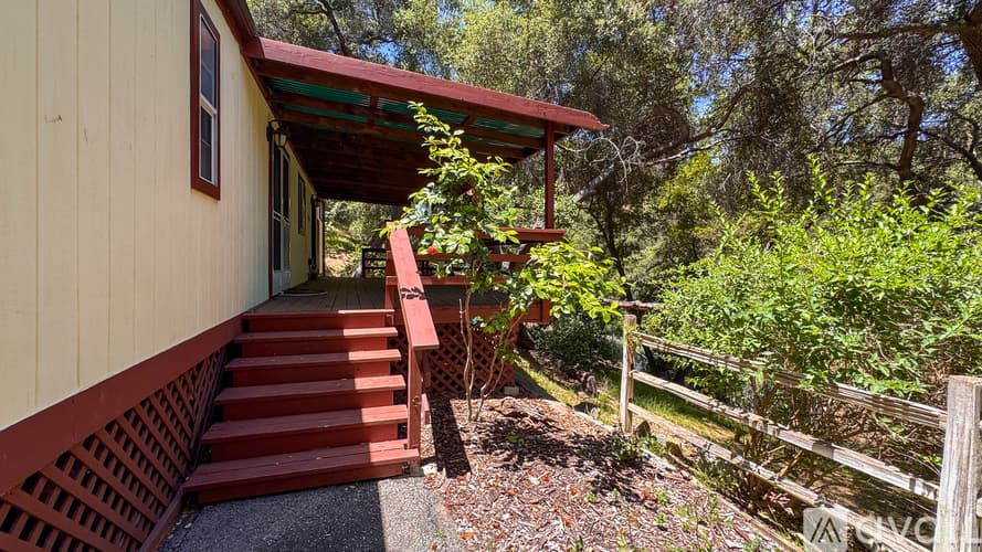 Topanga Apartment: 327 S Topanga Canyon Blvd
