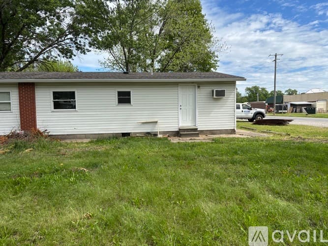 Marissa Apartment: 409 Joan Dr
