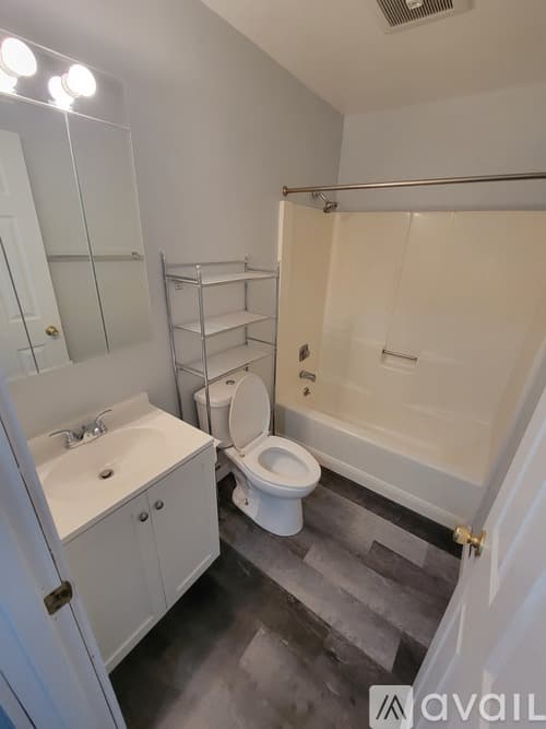 Sparta Apartment: 1005 St Anne St