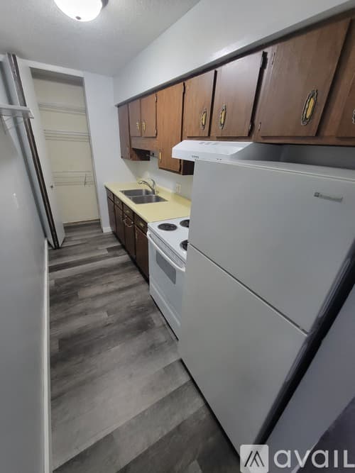 Sparta Apartment: 1005 St Anne St