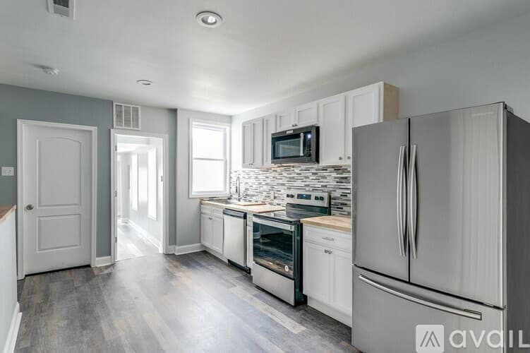 Baltimore House: 731 N Chester St
