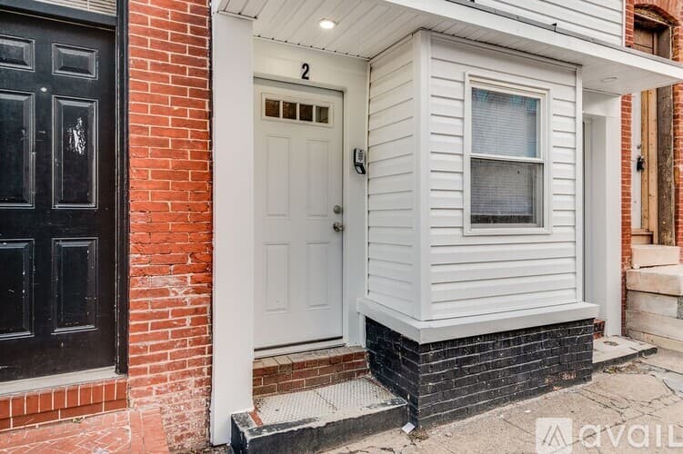 Baltimore House: 731 N Chester St