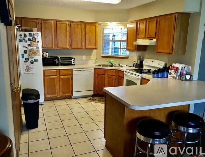 Lowell Apartment: 117 A Fox Run Pl