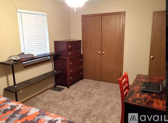 Lowell Apartment: 117 A Fox Run Pl