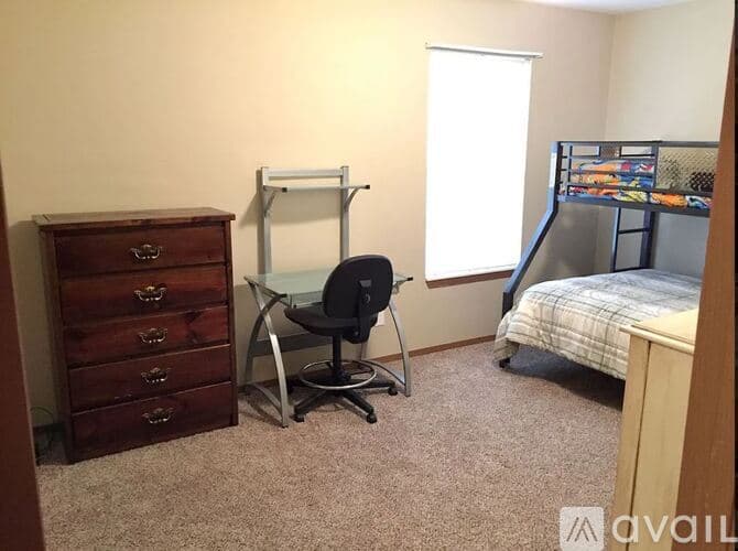 Lowell Apartment: 117 A Fox Run Pl
