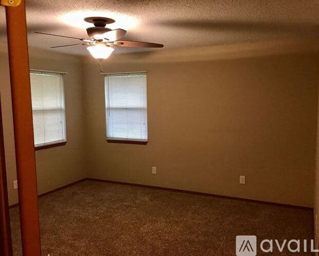Lowell Apartment: 117 A Fox Run Pl