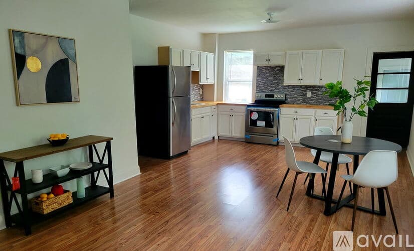 Woodbury House: 63 Packard Avenue