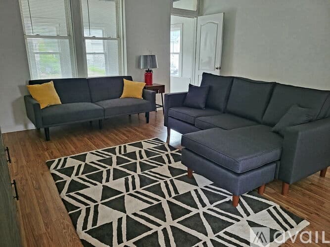 Woodbury House: 63 Packard Avenue