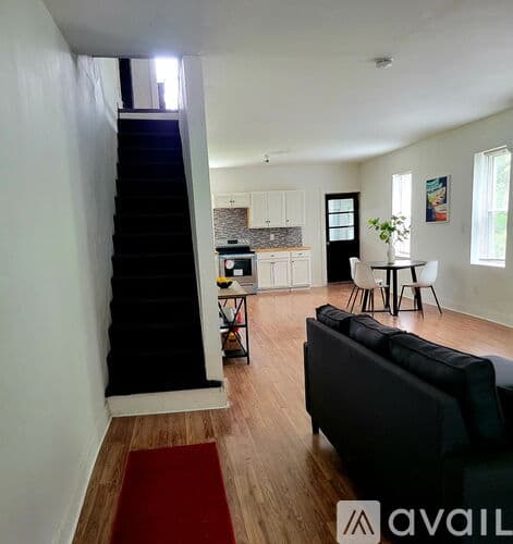 Woodbury House: 63 Packard Avenue