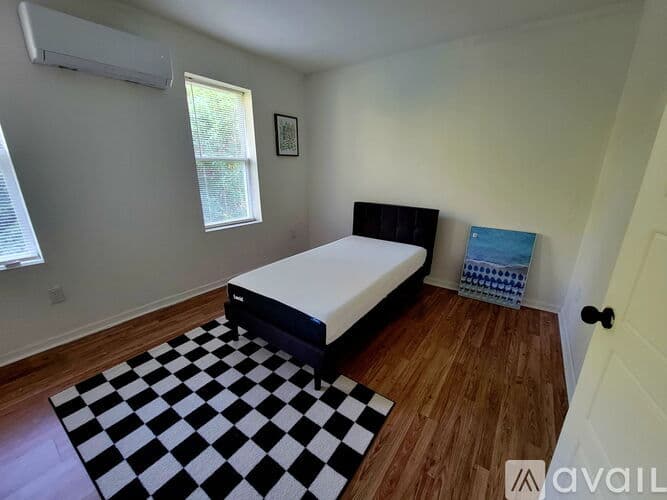 Woodbury House: 63 Packard Avenue