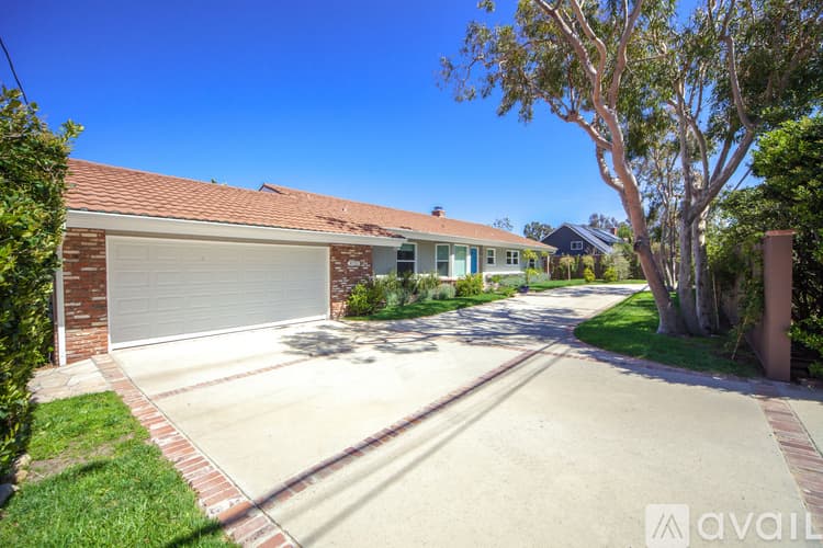 Malibu House: 6722 Dume Dr