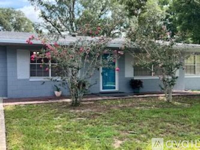 Minneola House: 104 East Pearl Street