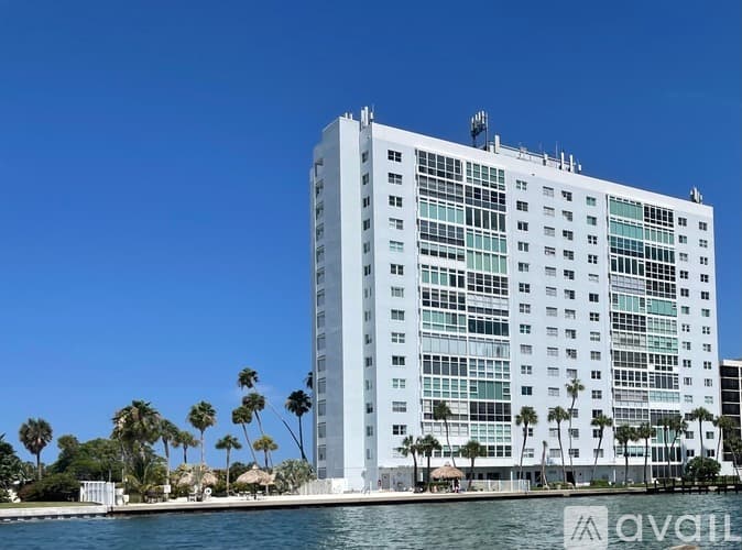 St. Petersburg Condo: 7200 Sunshine Skyway Ln S