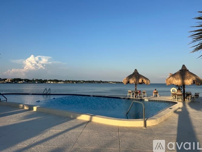 St. Petersburg Condo: 7200 Sunshine Skyway Ln S