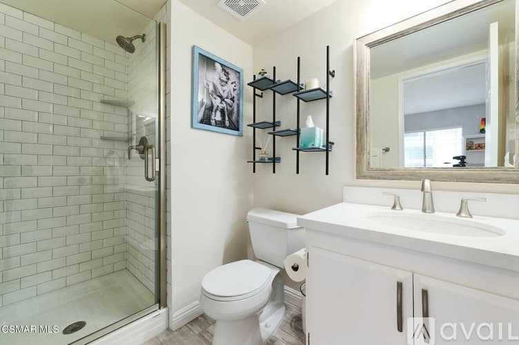 Woodland Hills Townhome: 6121 Shoup Ave