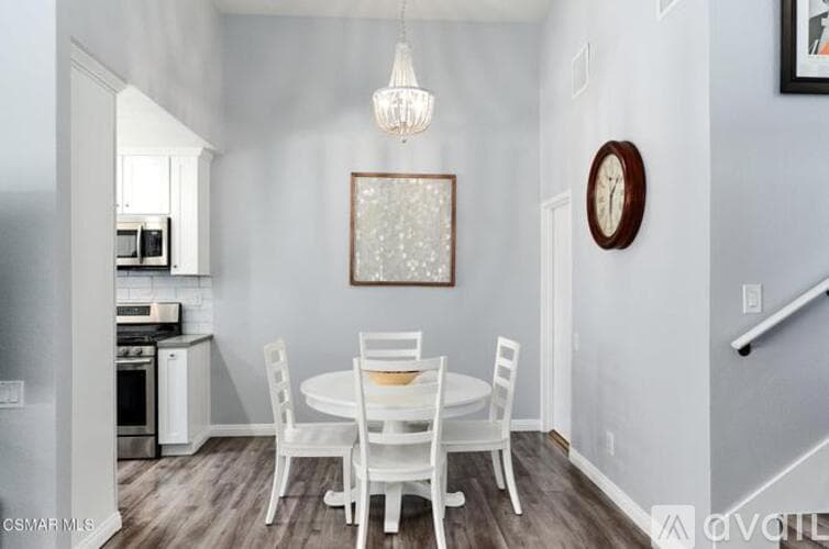 Woodland Hills Townhome: 6121 Shoup Ave