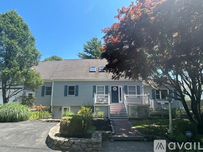Mashpee House: 35 Carter Lane