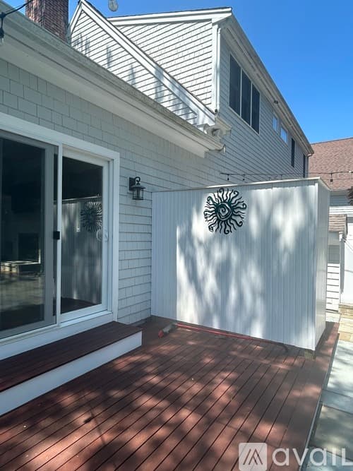 Mashpee House: 35 Carter Lane