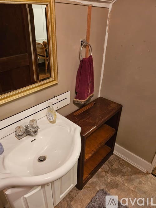 Rock Hill House: 706 Milton Ave
