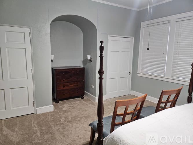 Rock Hill House: 706 Milton Ave