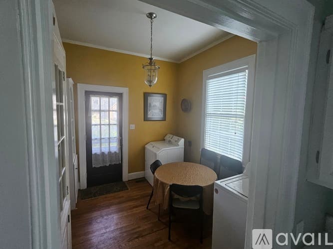Rock Hill House: 706 Milton Ave