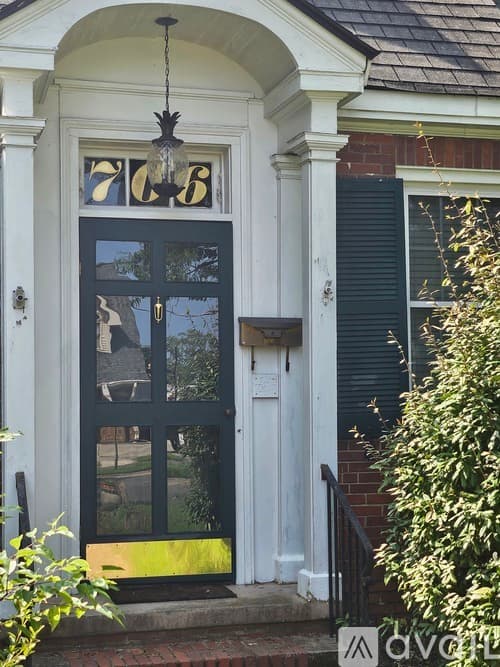 Rock Hill House: 706 Milton Ave