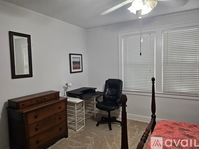 Rock Hill House: 706 Milton Ave
