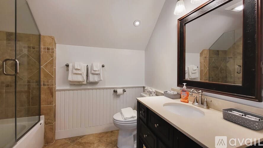 Ogunquit House: 280 Main St