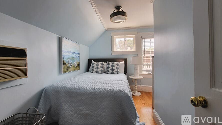 Ogunquit House: 280 Main St