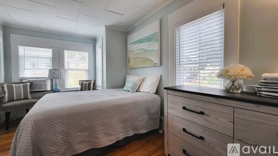 Ogunquit House: 280 Main St