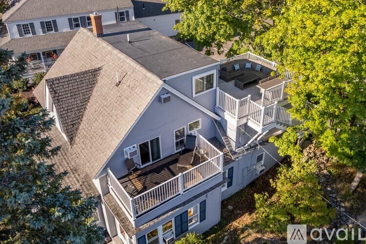 Ogunquit House: 280 Main St