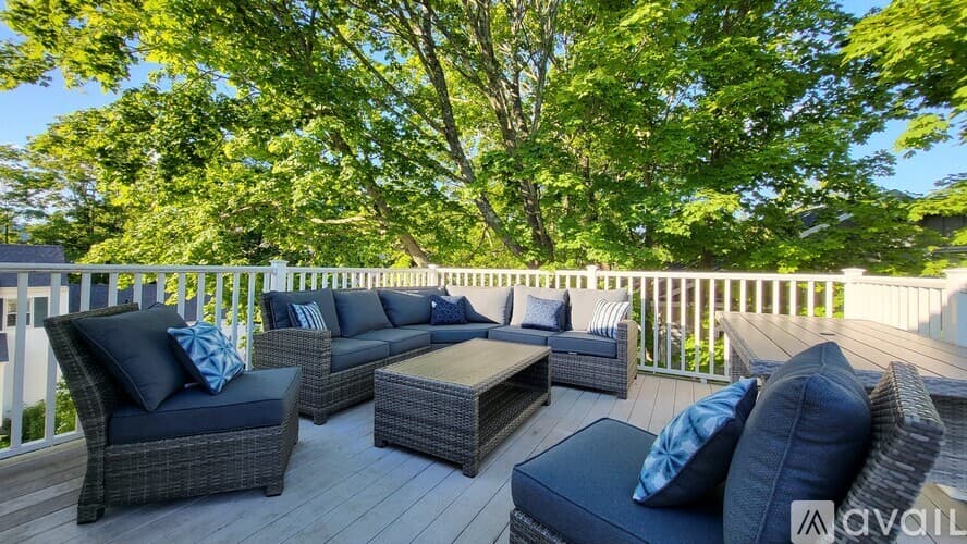 Ogunquit House: 280 Main St