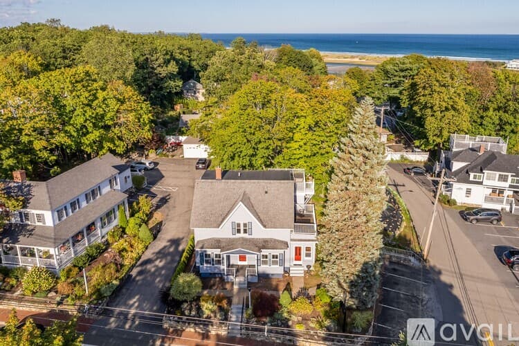 Ogunquit House: 280 Main St