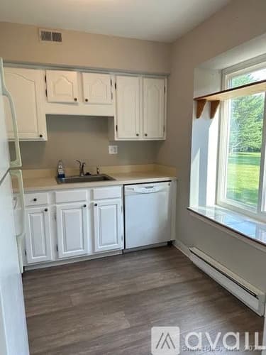 South Windsor Condo: 140 Candlewood Dr