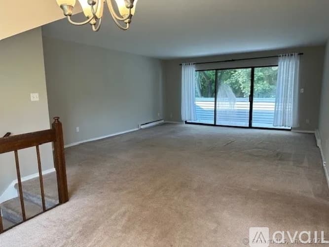 South Windsor Condo: 140 Candlewood Dr