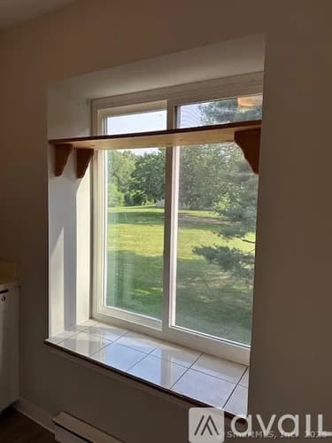 South Windsor Condo: 140 Candlewood Dr