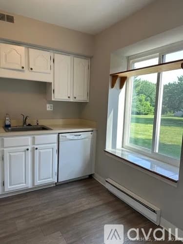 South Windsor Condo: 140 Candlewood Dr