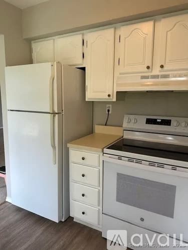 South Windsor Condo: 140 Candlewood Dr