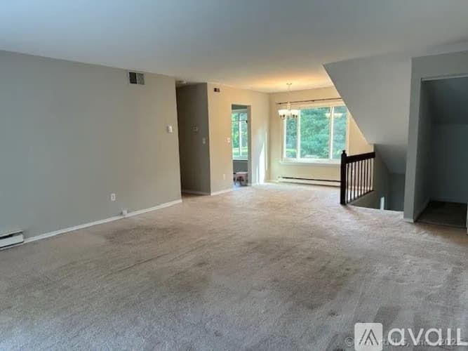 South Windsor Condo: 140 Candlewood Dr