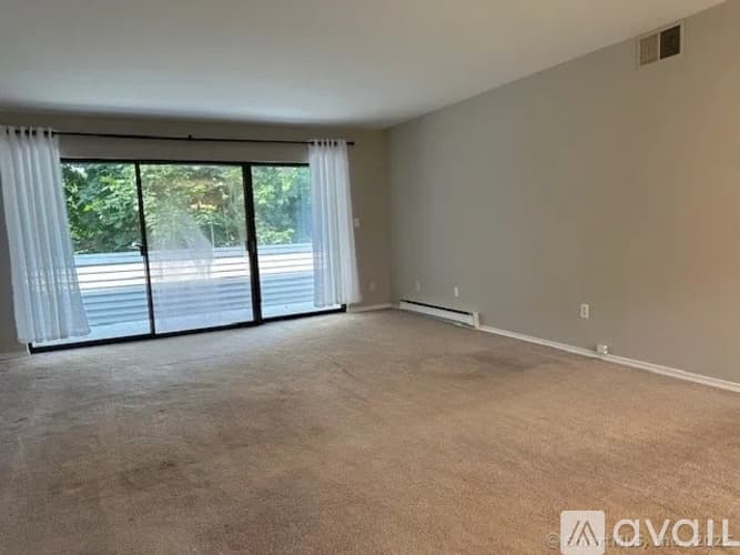 South Windsor Condo: 140 Candlewood Dr