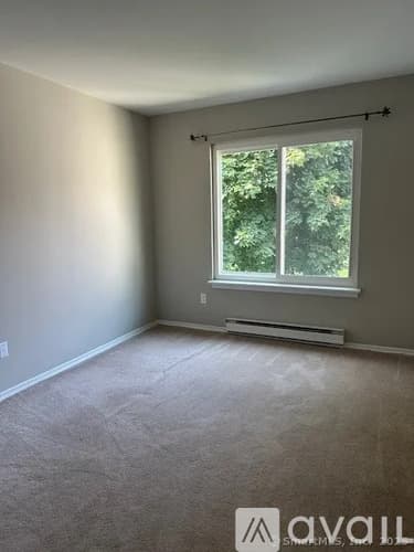 South Windsor Condo: 140 Candlewood Dr