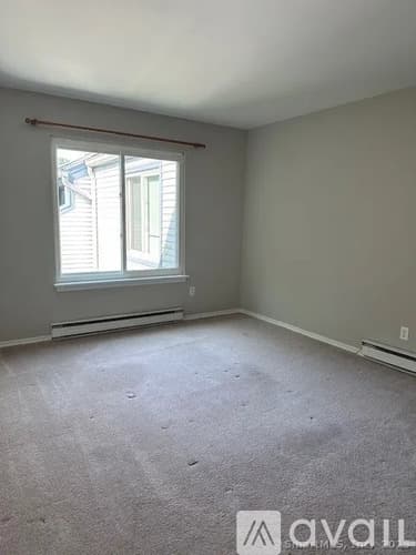 South Windsor Condo: 140 Candlewood Dr