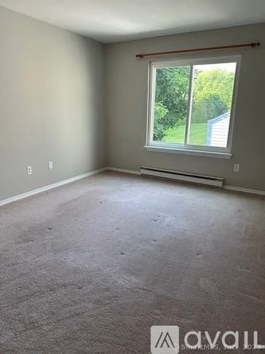 South Windsor Condo: 140 Candlewood Dr