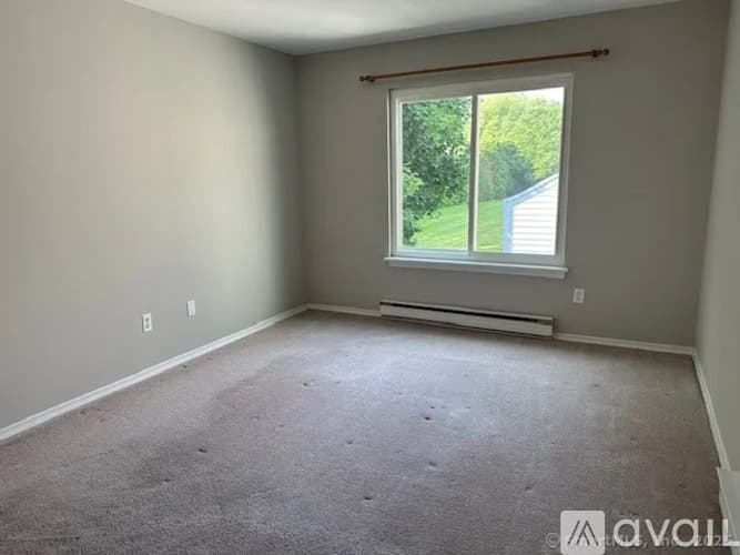 South Windsor Condo: 140 Candlewood Dr