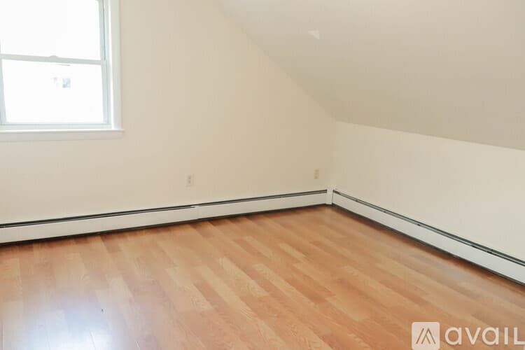 Salem Apartment: 12 Willson Street