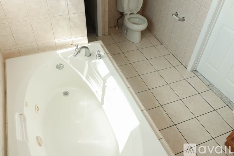 Salem Apartment: 12 Willson Street