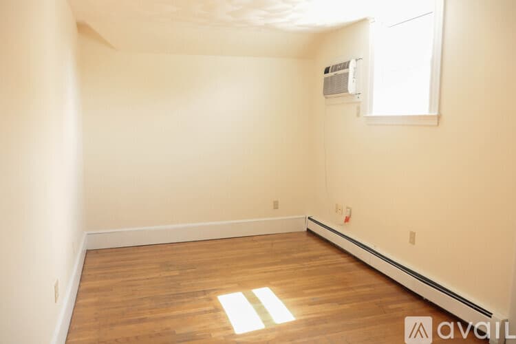 Salem Apartment: 12 Willson Street